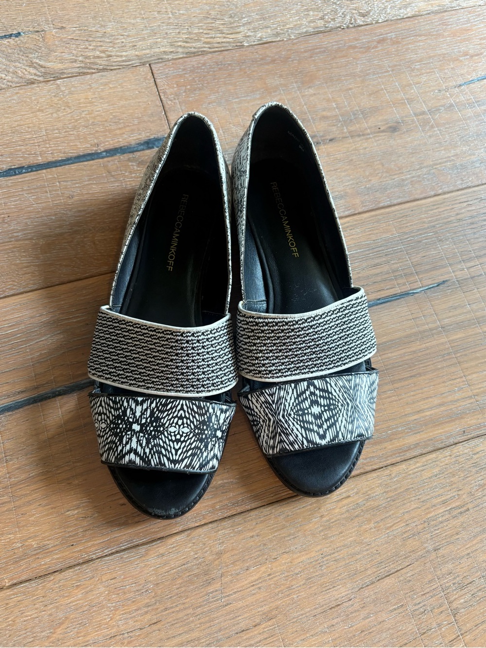 Rebecca Minkoff Black & White Patterned Slide Flats